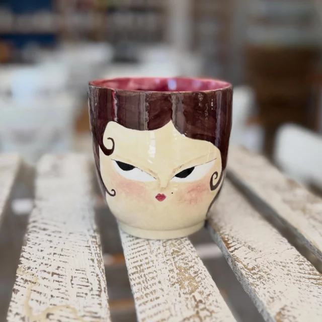Cool und sehr genial umgesetzt! Vielen Dank für die sehr professionell anmutende Inspiration. #diemalbucht #keramik #keramikbemalen #hamburg #inspiration